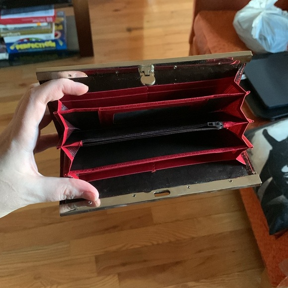 Ombré Patent Leather Purse w/FREE Wallet - Picture 4 of 5